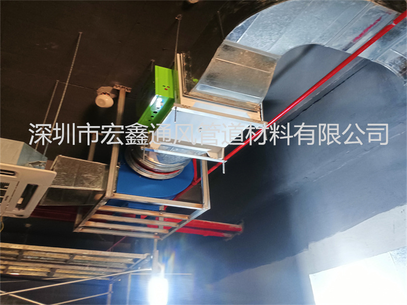 龍崗君華時代商業街麻辣香鍋餐廳廚房排油煙管道安（ān）裝工程案例