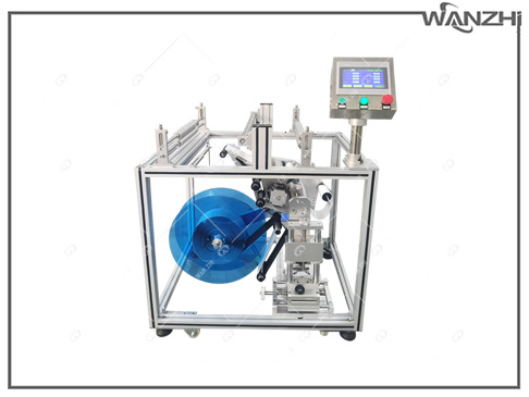 N94口罩貼海綿條,N95口（kǒu）罩貼海綿條,海綿條粘貼機,貼（tiē）海綿條機,口罩產線貼標機,貼標機（jī）頭，口罩海綿條貼標頭（tóu）,口罩海綿條貼標（biāo）機頭,海綿條貼標機配線，海綿條貼標機，海綿條平麵（miàn）貼標機
