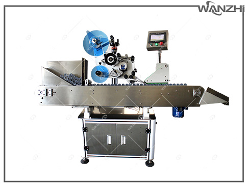 高速臥式圓瓶貼標機（jī）, 貼小圓瓶全自動臥式圓瓶（píng）貼標機,臥式圓瓶自動貼標機廠家